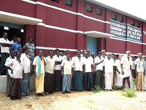 யூரியா உரம் பற்றாக்குறை வரவால் விவசாயிகளுக்கு வழங்குவதில் சிக்கல்